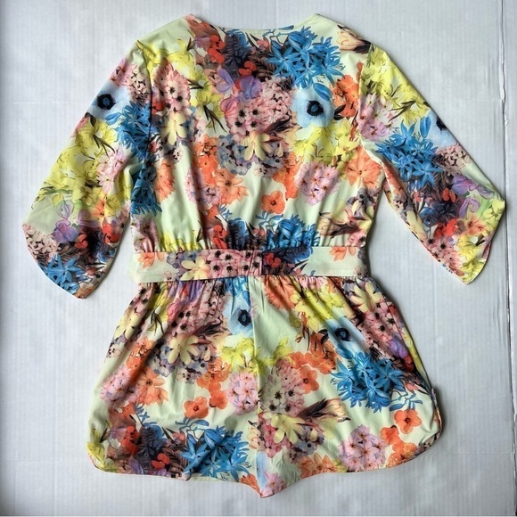 Gianni Bini floral Erynn Romper foam bouquet v neck waist tie size large - Picture 2 of 16